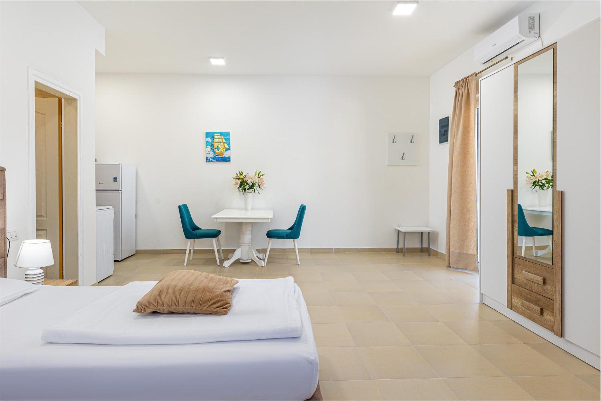 Apartments Lustica Radovici Habitación foto
